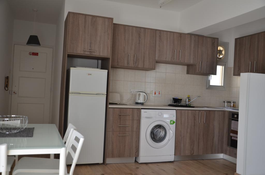 Surf & Sun Holiday Apartments Limassol Exterior foto