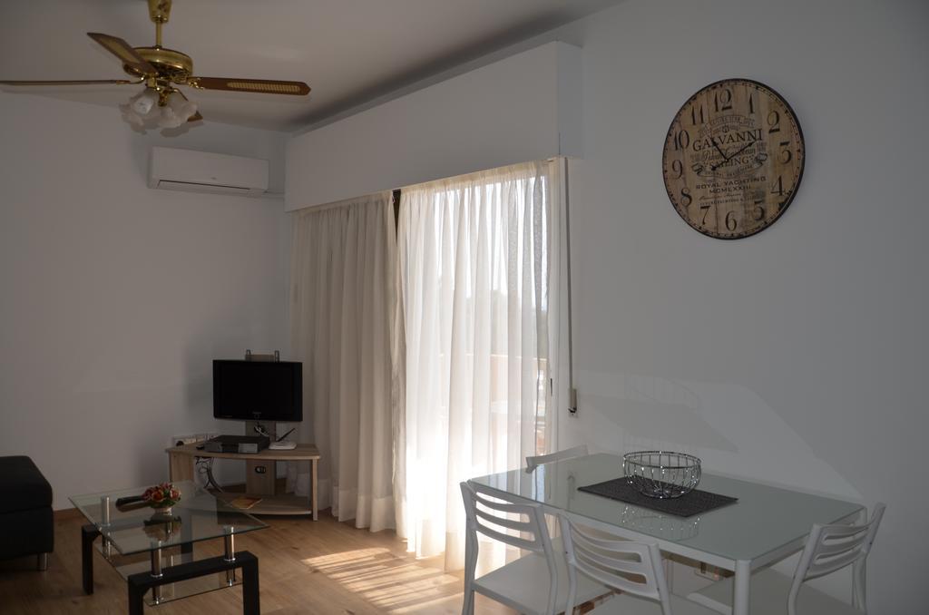 Surf & Sun Holiday Apartments Limassol Exterior foto