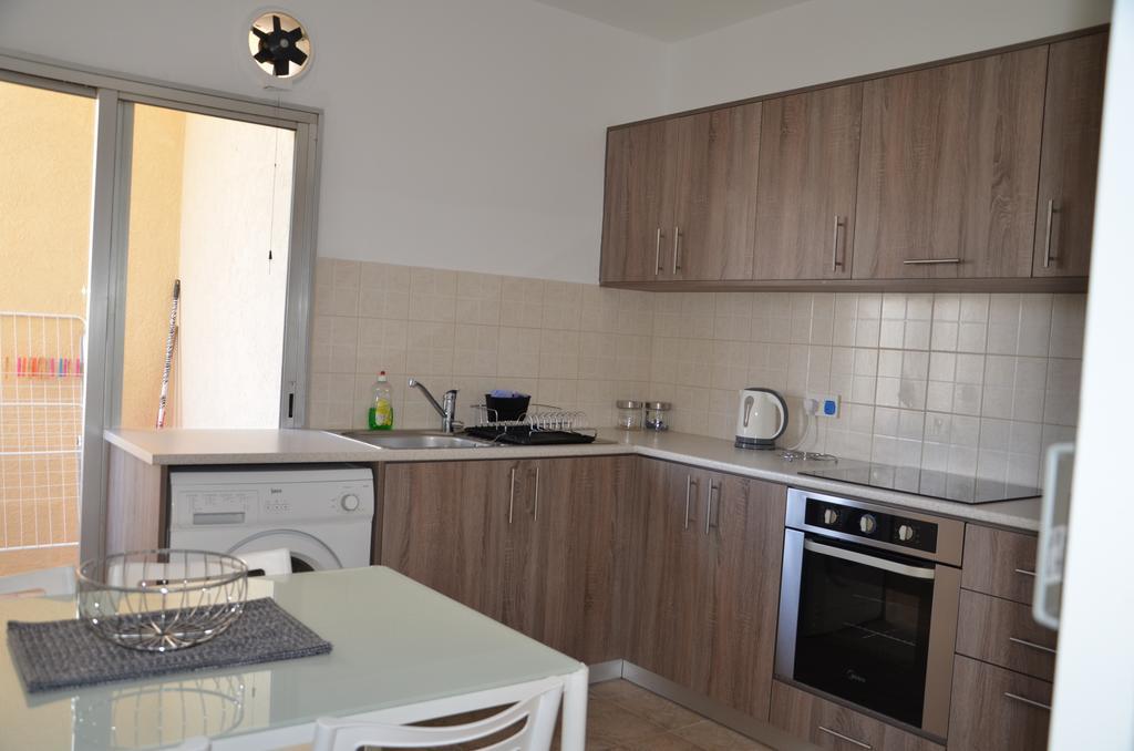Surf & Sun Holiday Apartments Limassol Exterior foto